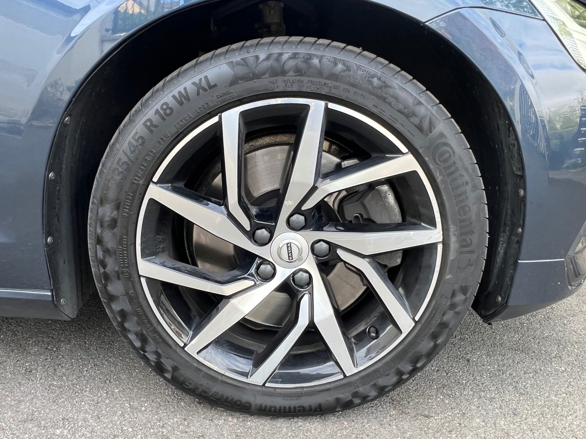Volvo V60 II Inscription T8 2.0 Ti 16V 392 Plug in Hybrid AWD Geartronic8 303 cv