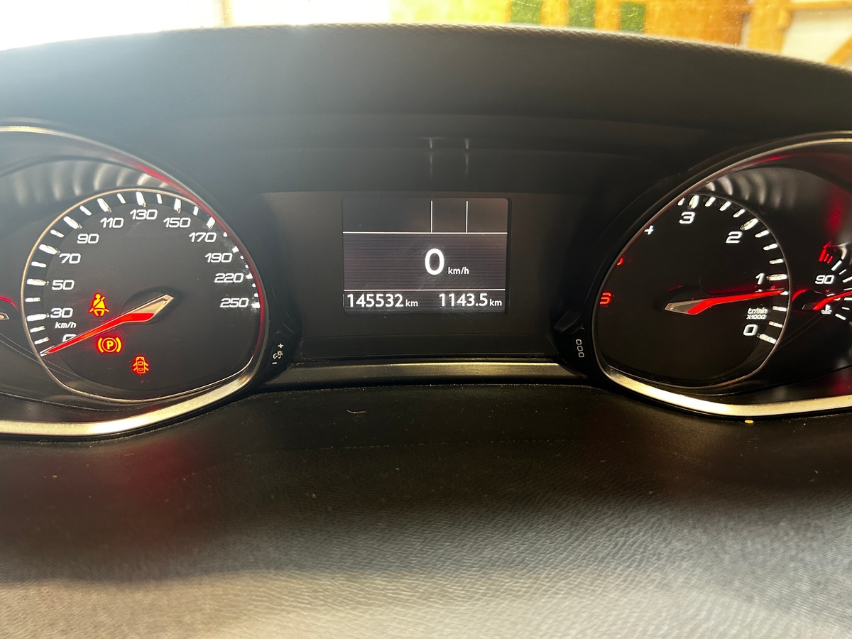 Peugeot 308 SW Phase II 1.5 BlueHDi 100 cv / DISTRIBUTION ET VIDANGE OK / GARANTIE