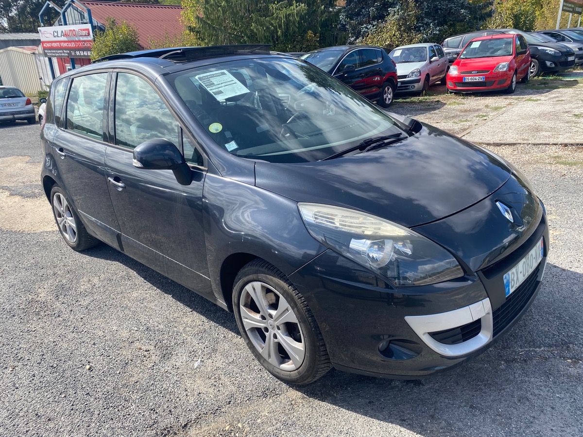 RENAULT Scenic III 1.5 dci 110cv toit ouvrant privilège 218000km