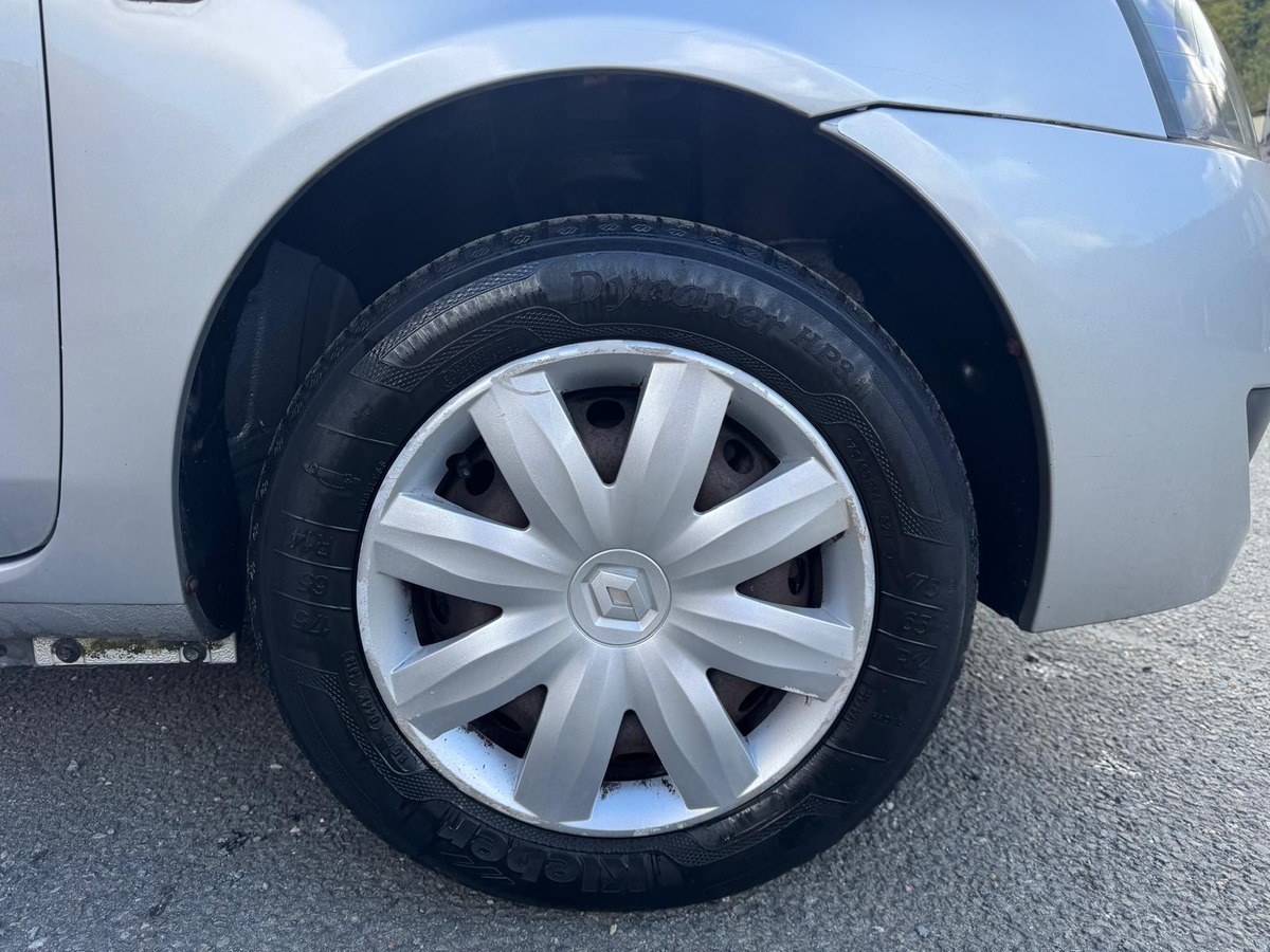 RENAULT Clio II Phase 2 1.2 Campus - 5 portes - Distribution neuve - Garantie