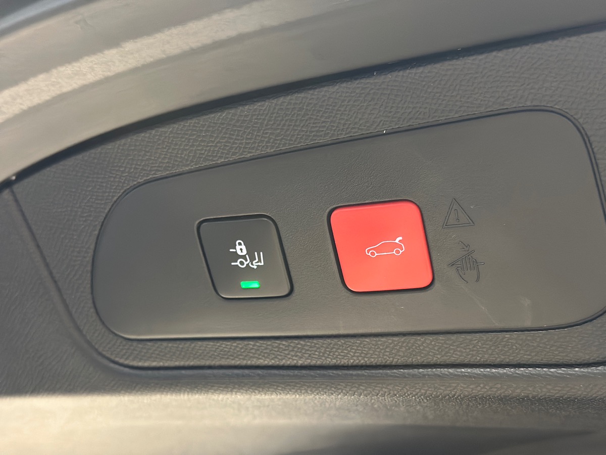 DS Ds7 Crossback 225 ch e-Tense Performance Line Plus / ATTELAGE / HI-FI FOCAL / TOIT PANO /CARPLAY
