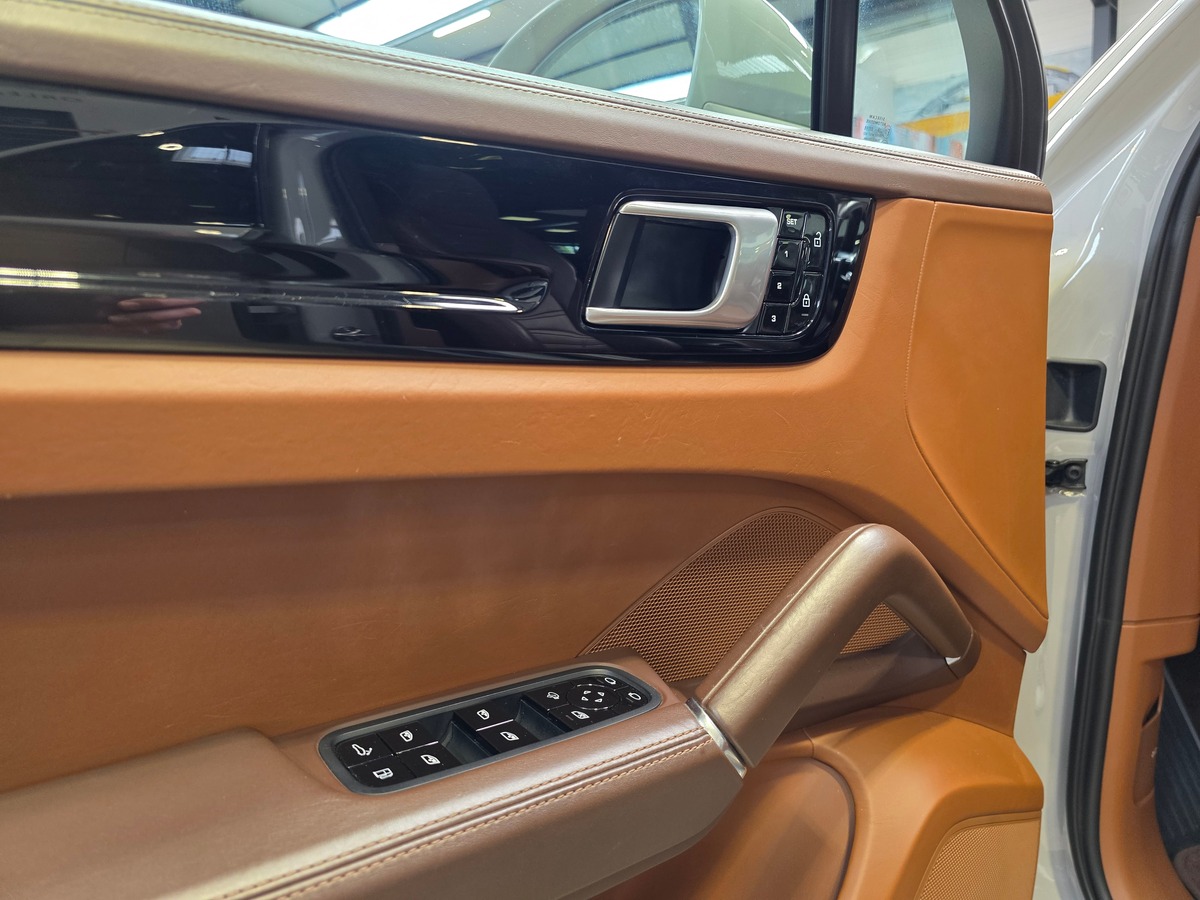 Porsche Cayenne COUPE E-HYBRID 462 FRANCAIS / CRAIE / PACK SPORT DESIGN