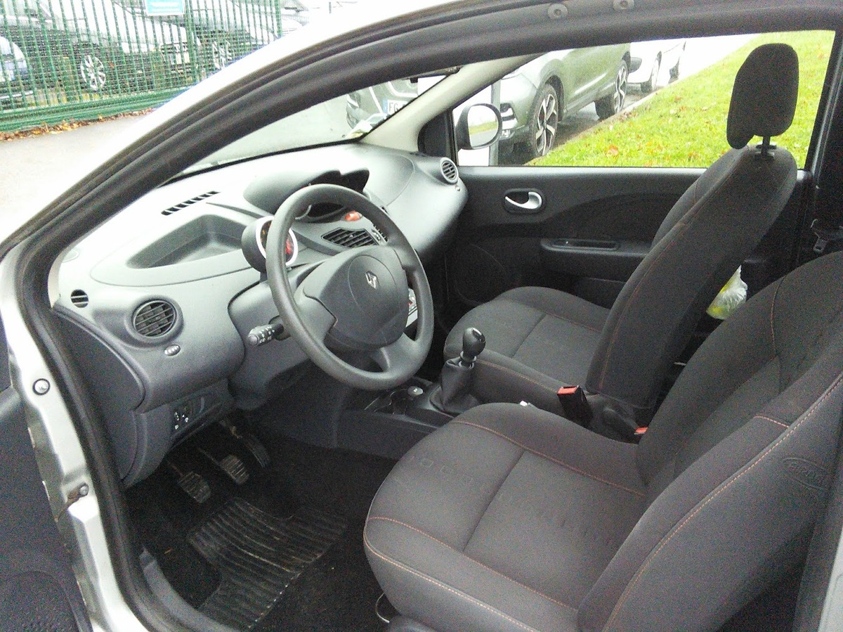 RENAULT Twingo 1.2 75  Dynamique  Climatisation FAIBLE KM - GARANTIE ET REVISEE