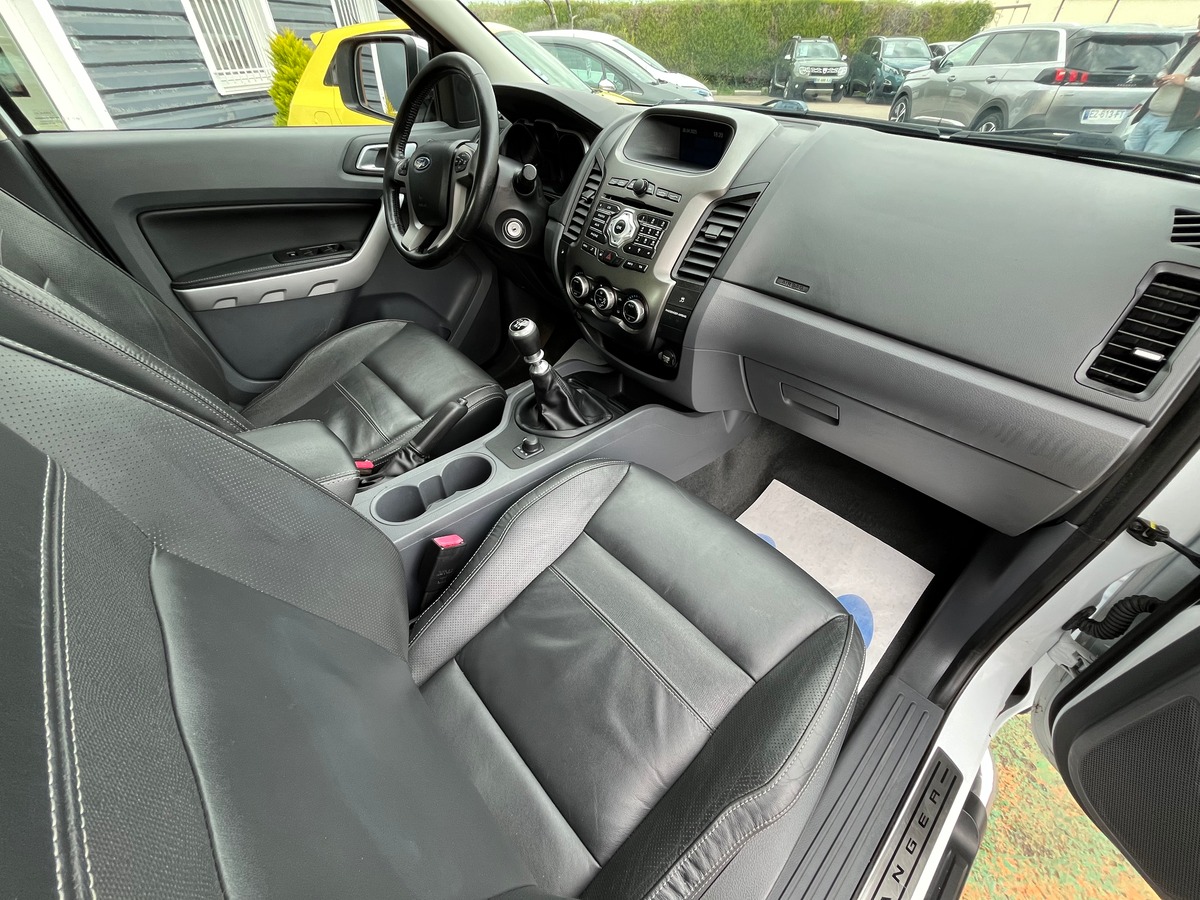 Ford Ranger III 2.2 TDCI Pickup Double Cabine 4x4 150 CH LIMITED ATTELAGE