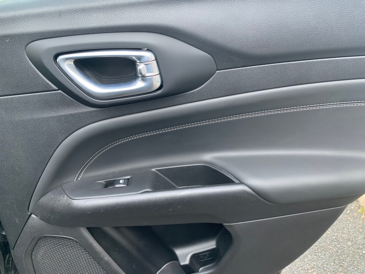 Jeep Compass 130 | (2) 1.6 MJET | Night Eagle | Attelage | GPS | Régulateur vitesse | Apple car Play