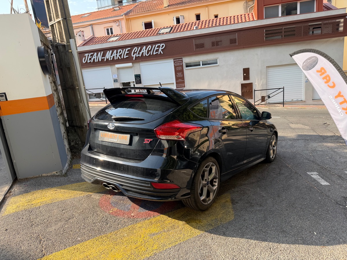 Ford Focus ST 2.0 Ti 250 CV /Pack RS /Volant Carbone/rétro intérieur Carbone / Siège Recaro/Phase 2