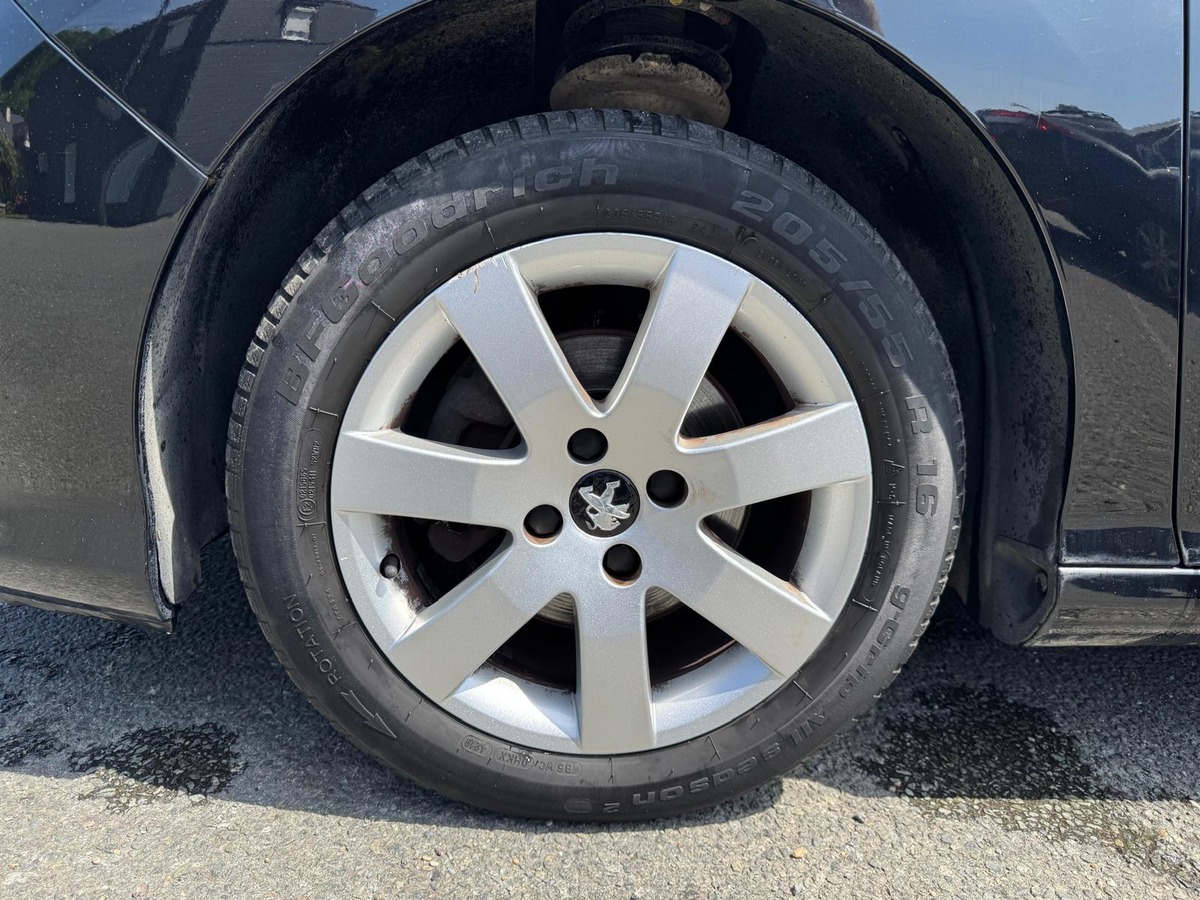 Peugeot 308 SW 1.6 HDI 112-7 PL- BOITE AUTOMATIQUE-DISTRIBUTION NEUVE