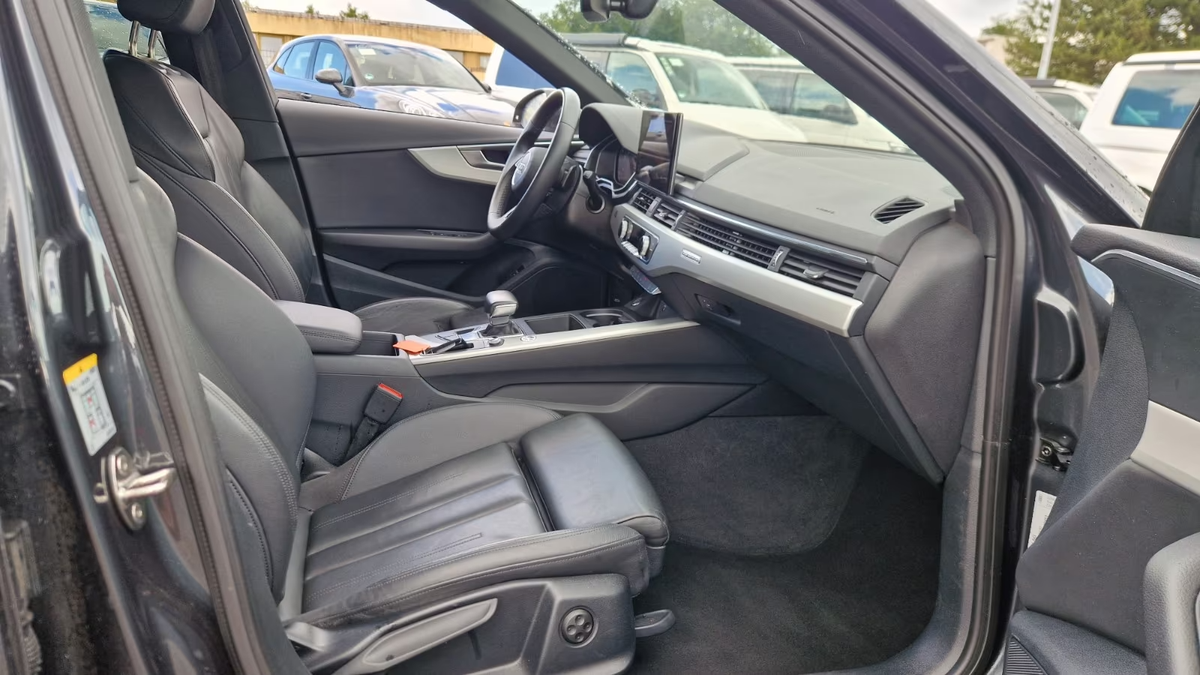 Audi A4 Allroad 40 TDI 204ch Avus quattro S tronic 7/Gris Manhattan/Cuir/Attelage/Caméra360