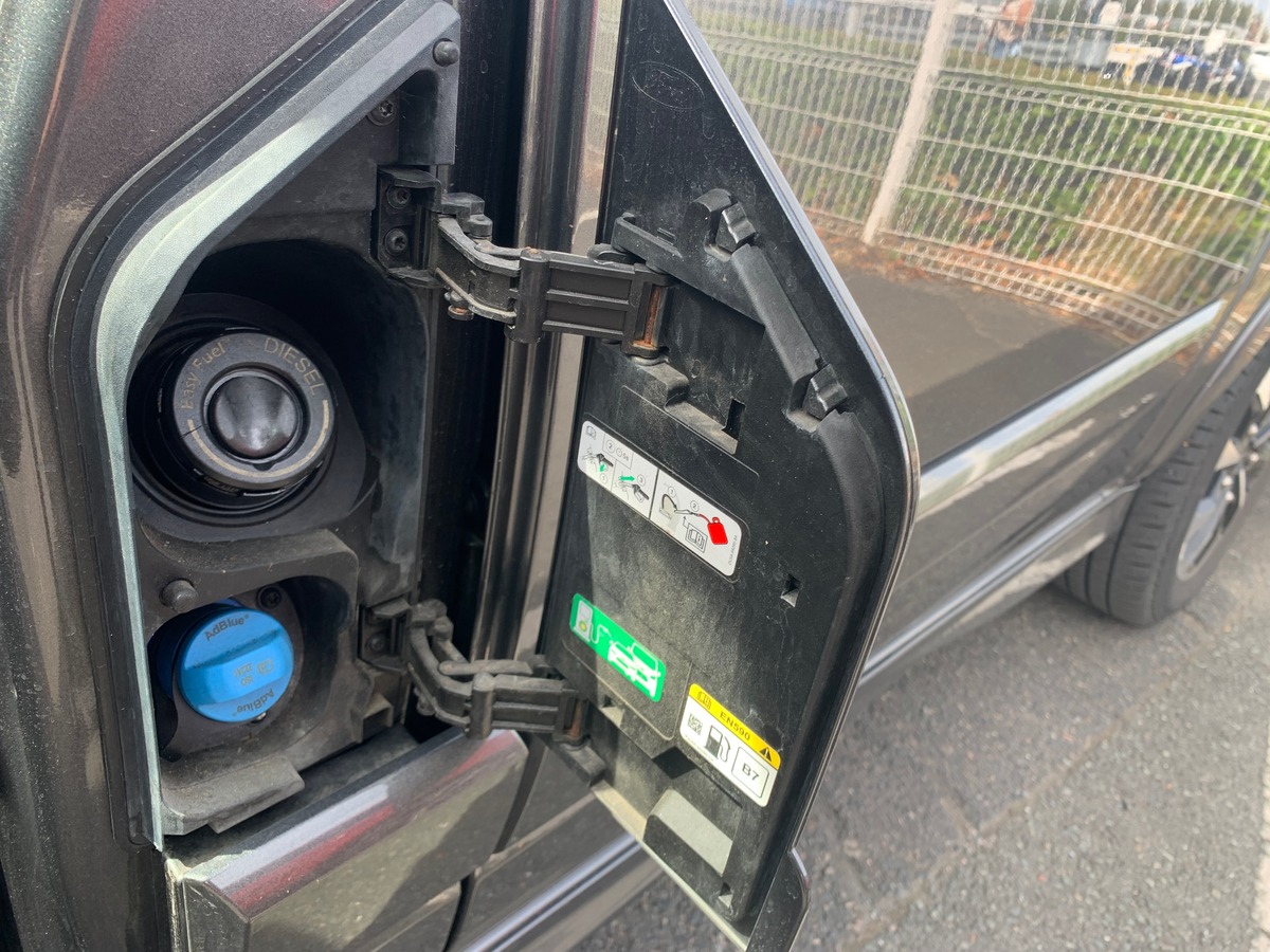 Ford TRANSIT CUSTOM 170 ch | SPORT | 5 Places | L1H1 | Premiére MAIN | Caméra de recul | Attelage