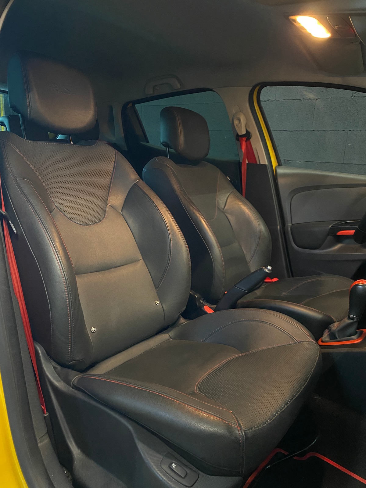 RENAULT Clio IV 1.6 TURBO 200 ENERGY RS EDC E6 JAUNE SIRIUS