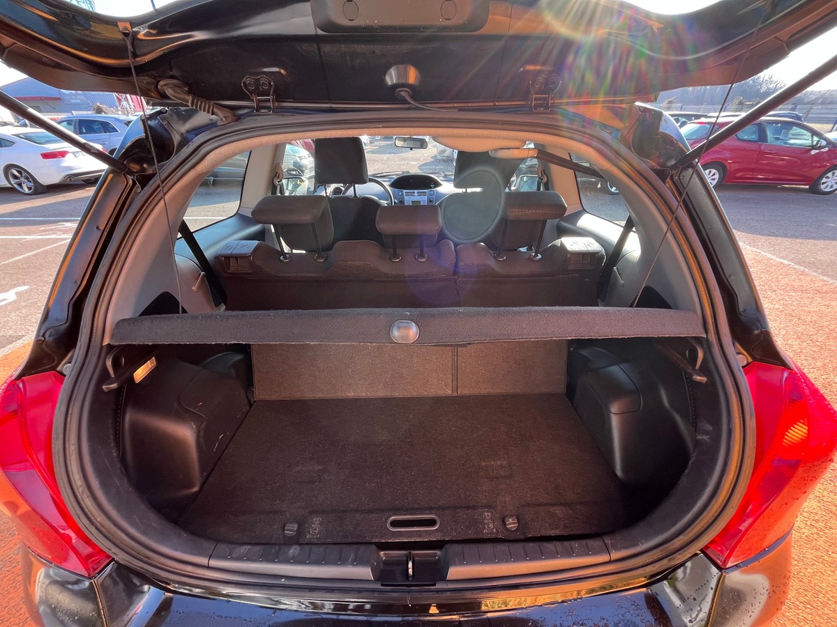Toyota Yaris 2 1.3 VVTi 87 ch LUNA PACK