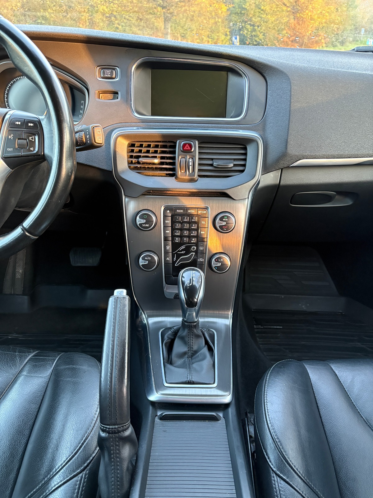 Volvo V40 D2 SUMMUM - 115CH - ENTRETIEN COMPLET