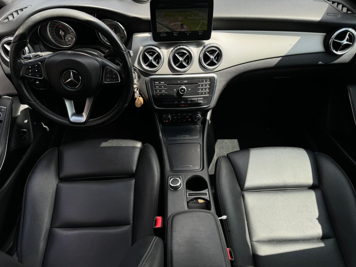 Mercedes-Benz GLA 220 D Sensation 2.1 CDi 4matic 7G-DCT 177 cv / Caméra de recul / Sellerie cuir