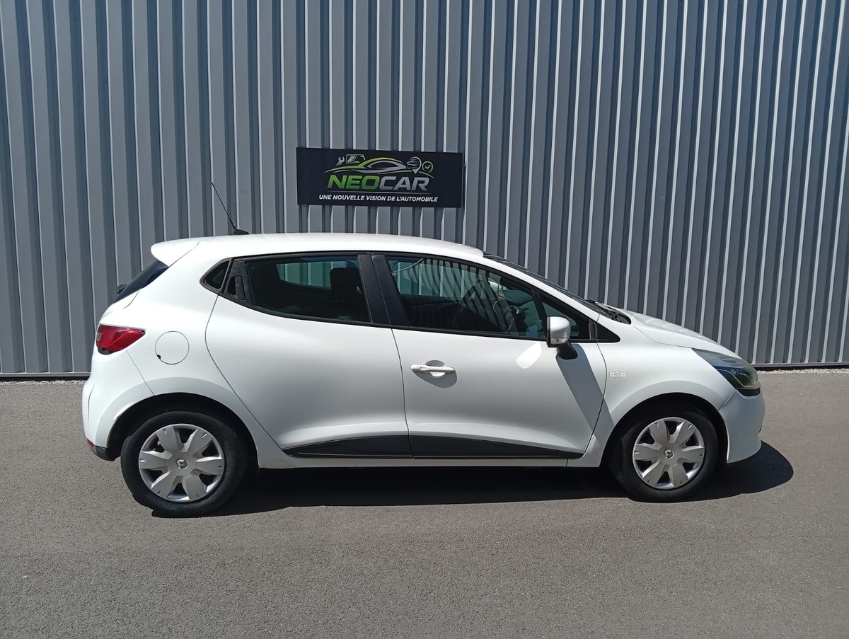 RENAULT Clio Sté 1.5 dCi 75ch Air MédiaNav eco² 90g / DISTRIBUTION NEUVE / TVA RECUPERABLE