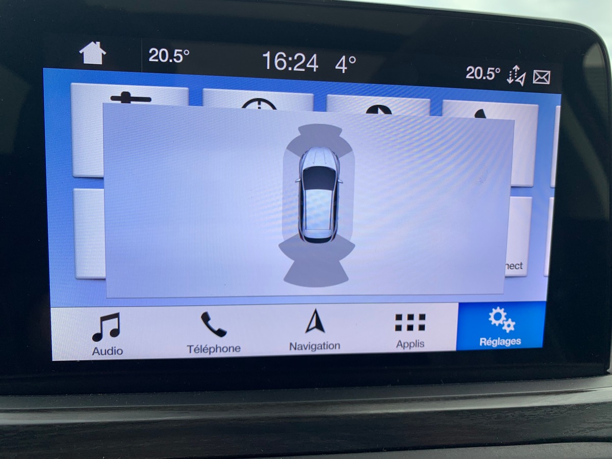 Ford FOCUS SW 120 ch | Vignale | Toit ouvrant panoramique | Apple car play Android auto | Attelage