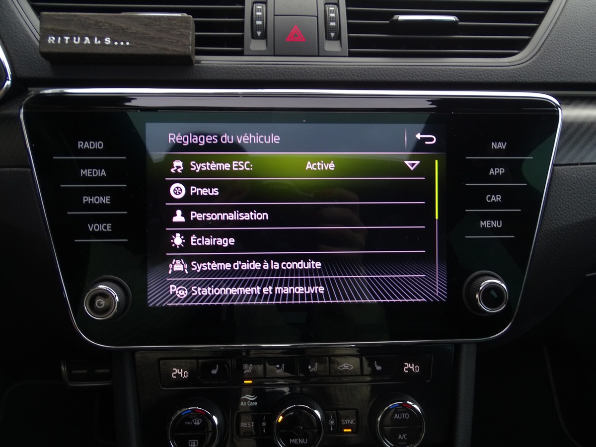 Skoda Superb III (2) COMBI 2.0 TDI 190 SCR SPORTLINE DSG7