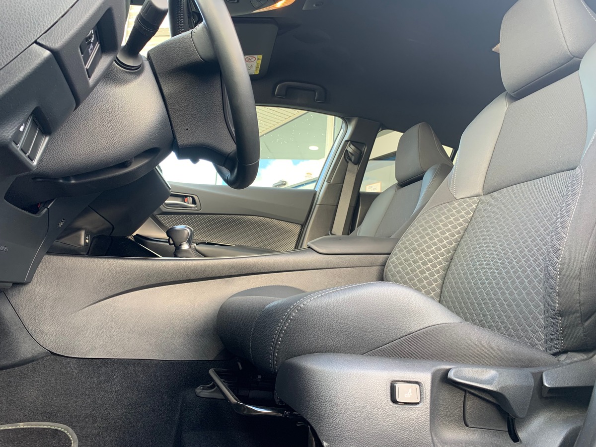 Toyota C-HR 184 ch | Attelage | GPS | Radio JBL | Caméra recul | Radar stationnement arriére, avant