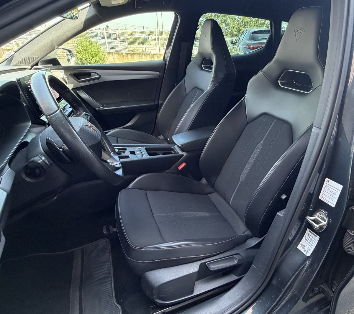 Cupra Leon 1.4 e-Hybrid 245ch VZ / Sièges chauffants / Mode de conduite / Apple CarPlay