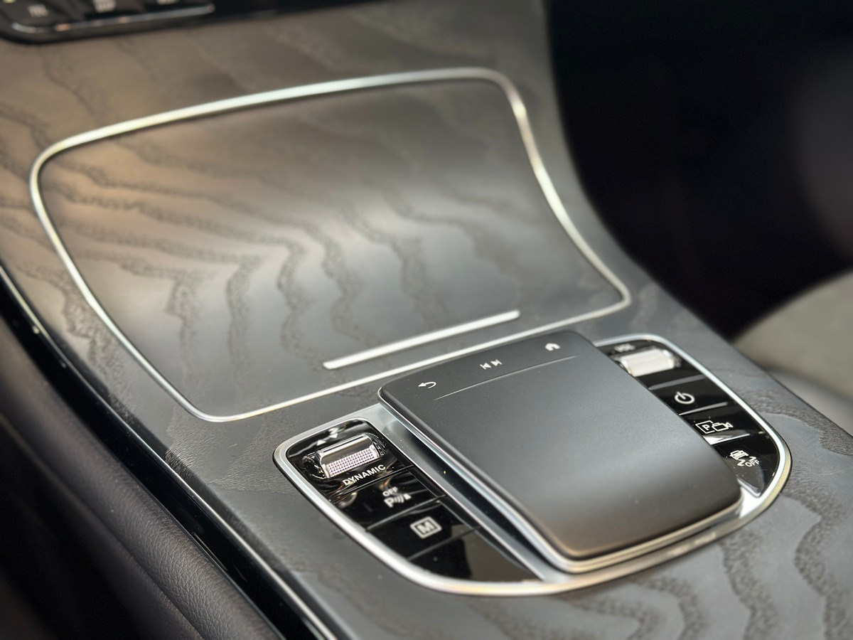 Mercedes-Benz Classe GLC 300 DE AMG LINE 4MATIC 194 + 122 / BURMESTER / ATTELAGE / TOIT PANO / 1ERE MAIN