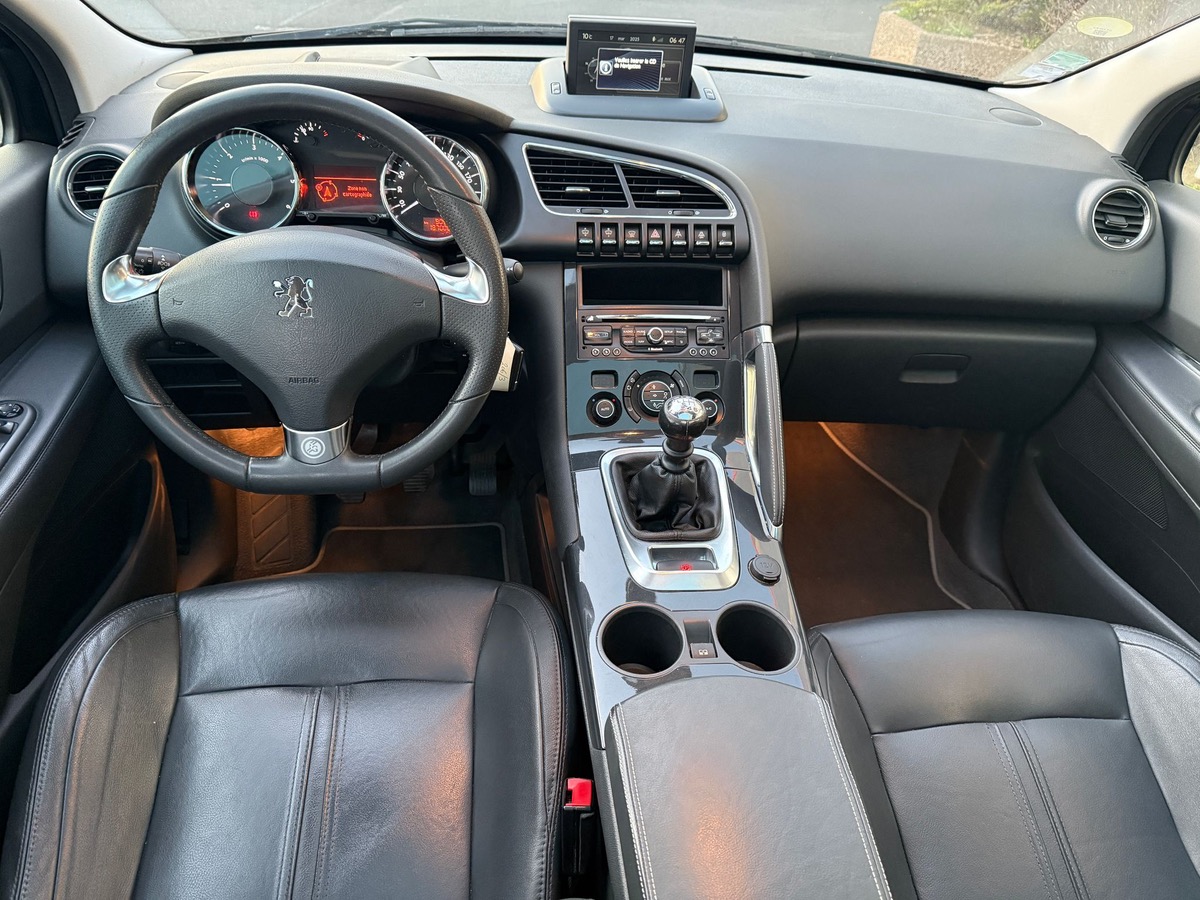 Peugeot 3008 1.6 HDI 115 CV Roland Garros 4XCBLeux