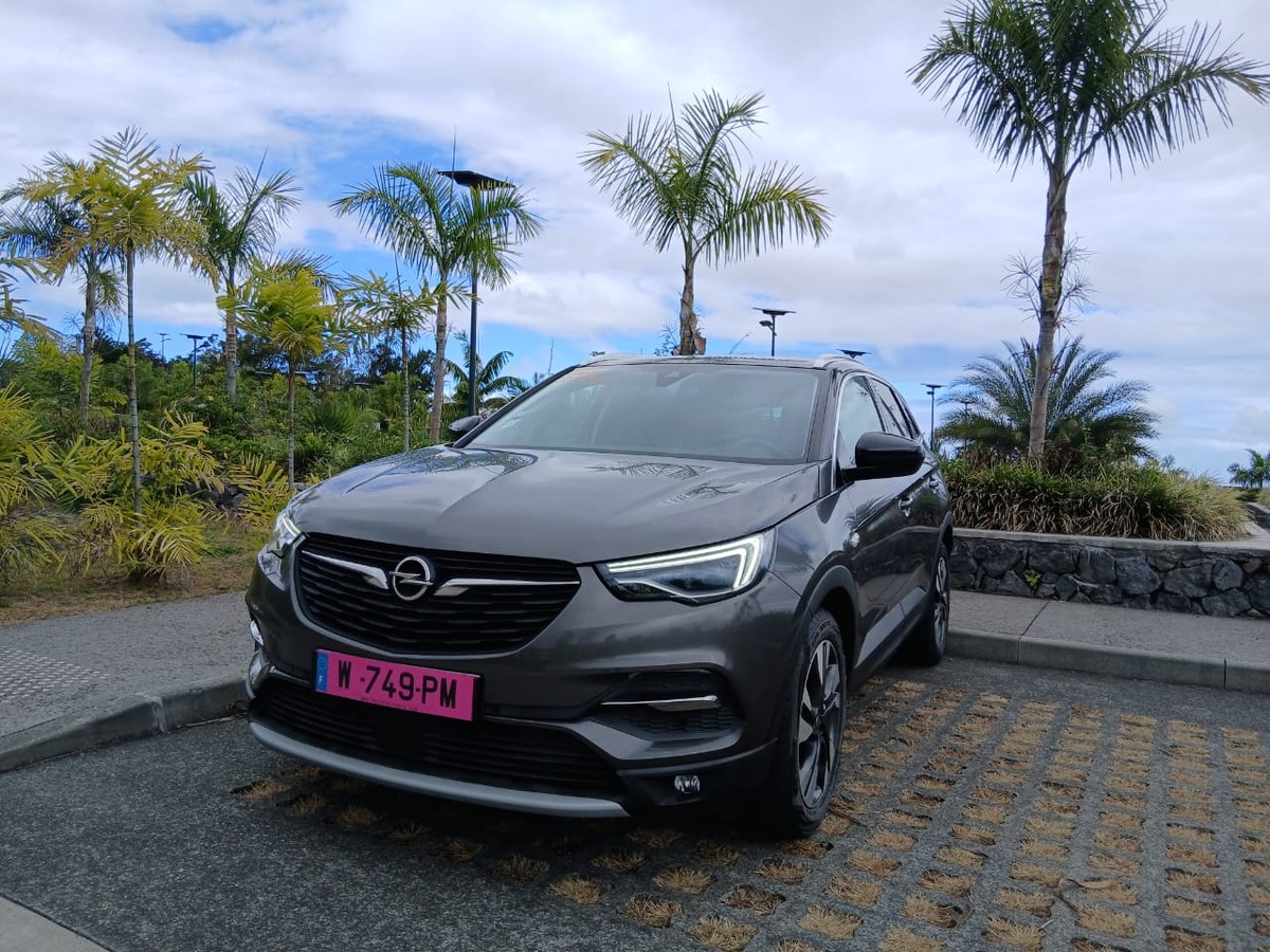 Opel GT GRANDLAND X TURBO ESSENCE 130CV