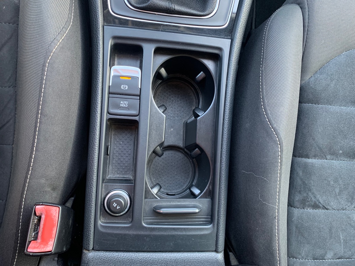 Volkswagen Golf 150 | Carat | JA 18" Durban | Suspensions Sport | Régulateur vitesse et de distance