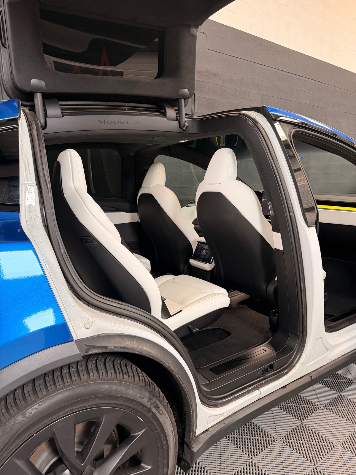 Tesla Model X PLAID 1020 CH
