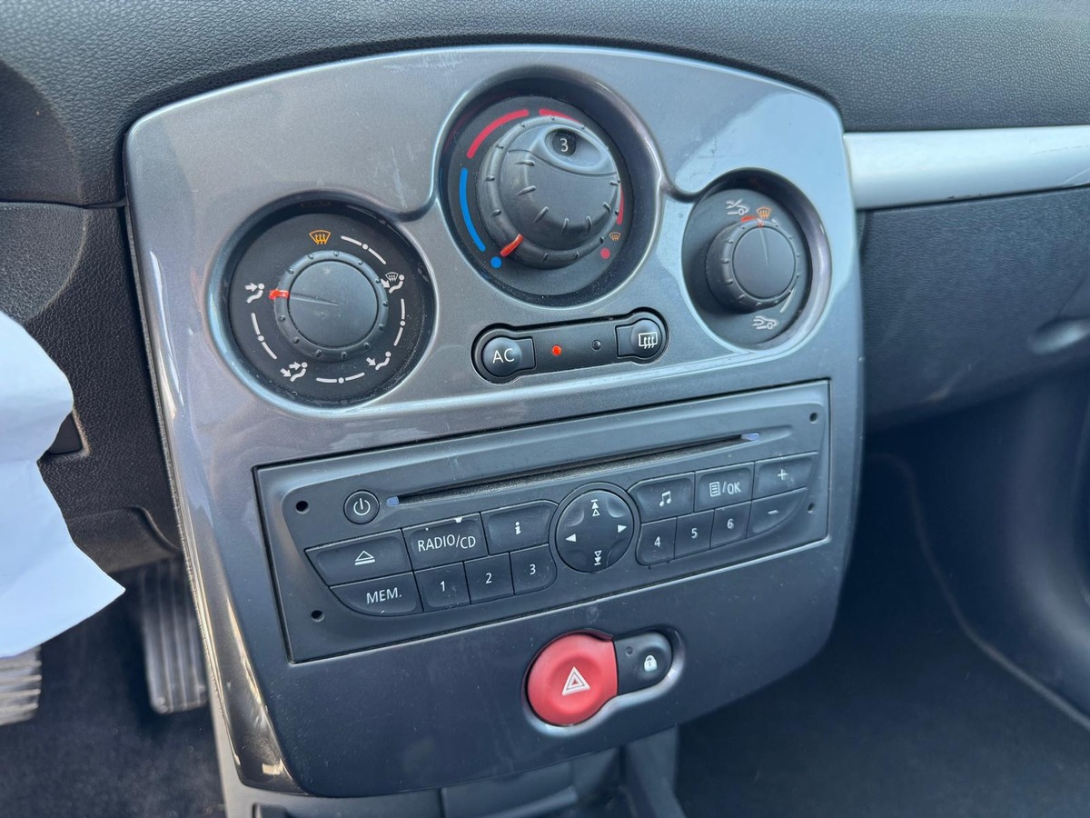 RENAULT Clio III estate 1.5 dci authentique - garantie