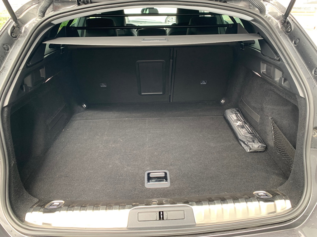 Peugeot 508 SW 130 ch | ALLURE | Caméra de recul | Mirror Screen | Système contrôle des angles morts