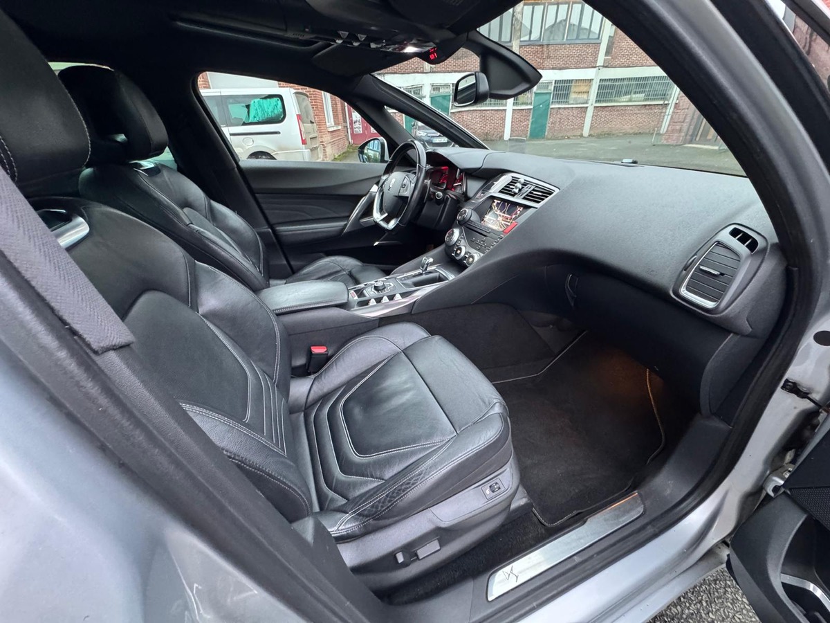 Citroën DS5 1.6 e-HDi SoChic Boite automatique - Révisé - Garantie