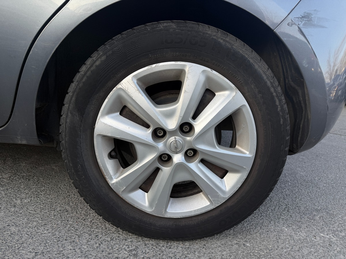 Opel Corsa Edition 5 Portes 1.4 i 16V 90 cv