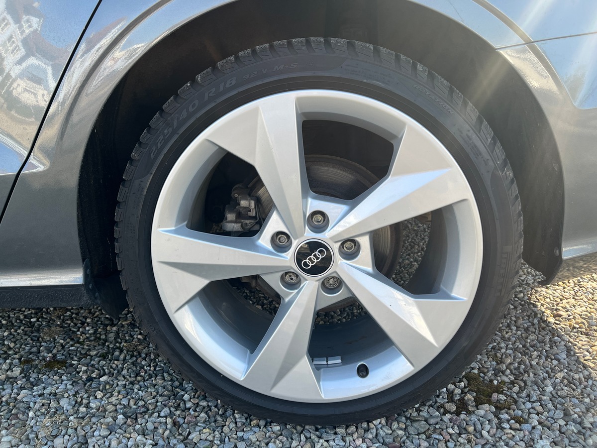 Audi A3 Berline 1.4 TFSI 150ch STRONIC 7 AMBITION LUXE, SUIVI COMPLET AUDI, TOIT OUVRANT, GPS, RADAR