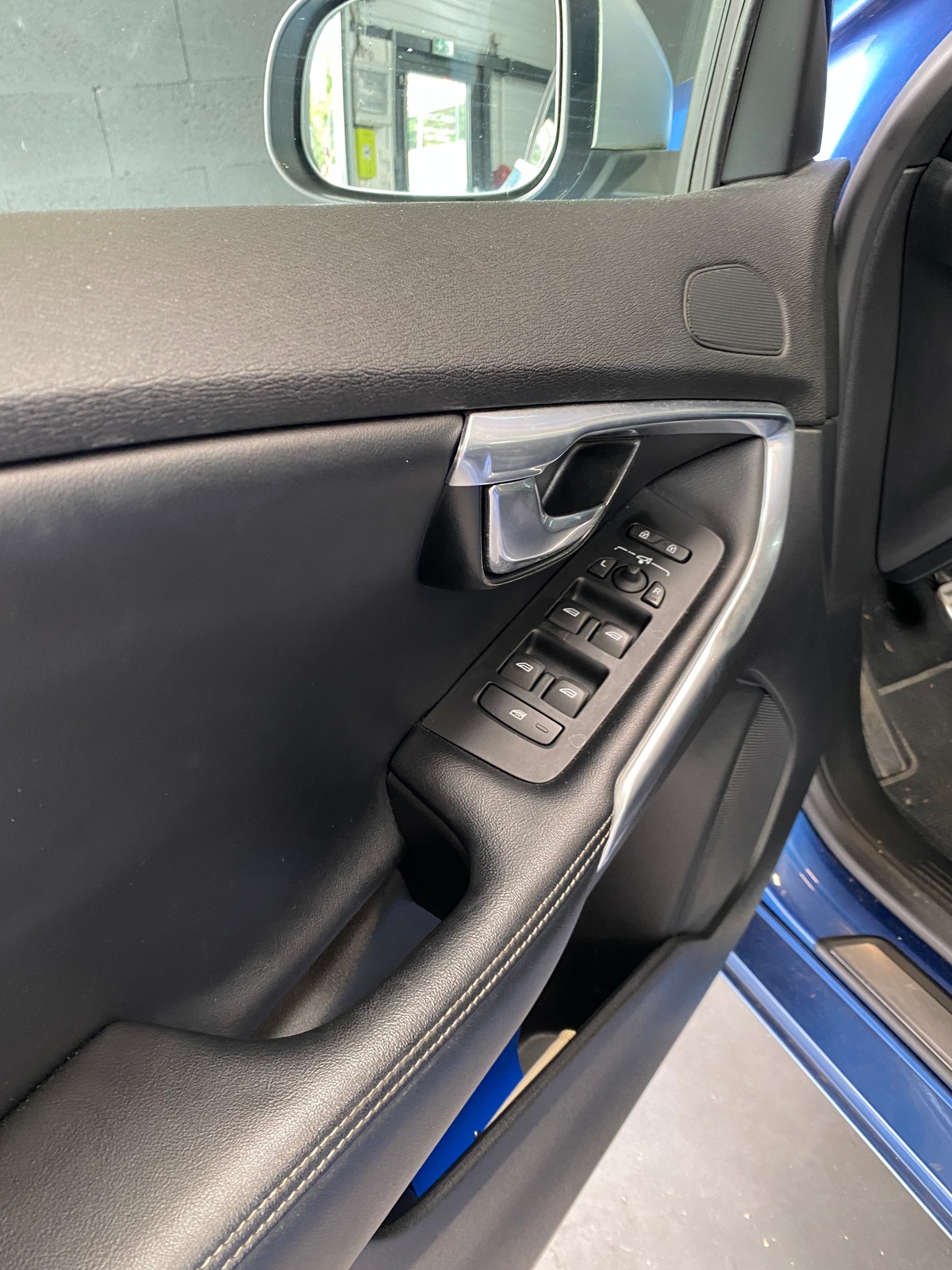 Volvo V40 T2 R design