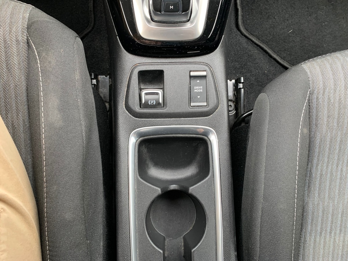 Opel Corsa 100 | Apple car play | Régulateur vitesse | | Reconnaissance des panneaux | Climatisation