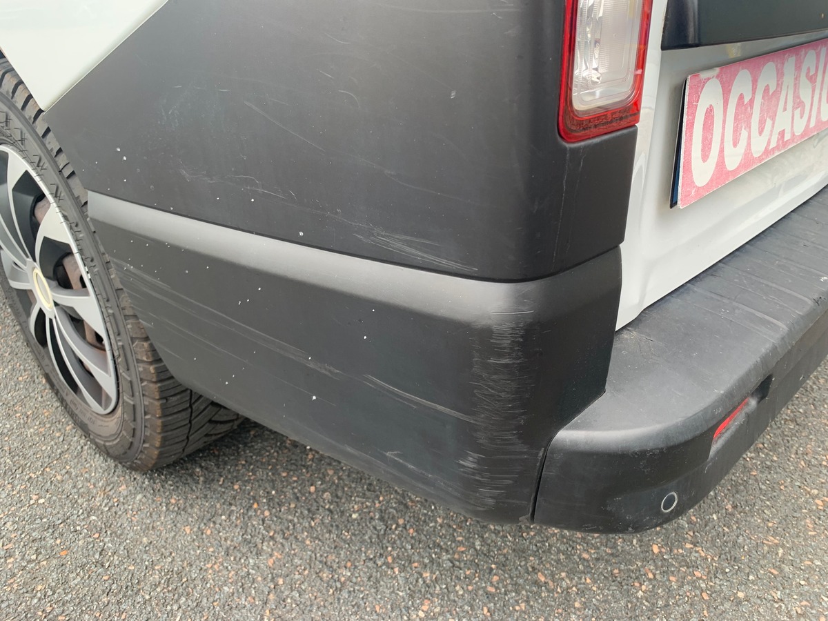RENAULT Trafic 95 chevaux | 3 Places | Régulateur de vitesse | GPS | Climatisation | Bluetooth