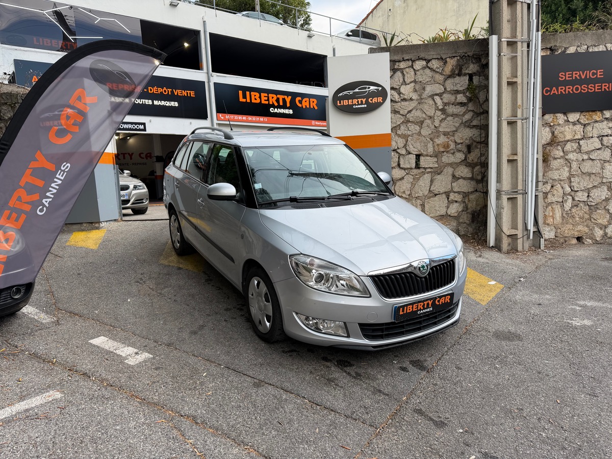 Skoda Fabia Combi 1.2 TSi 85 CV Phase 2 / 1er Main / Clim / Radar /Entretien Complet
