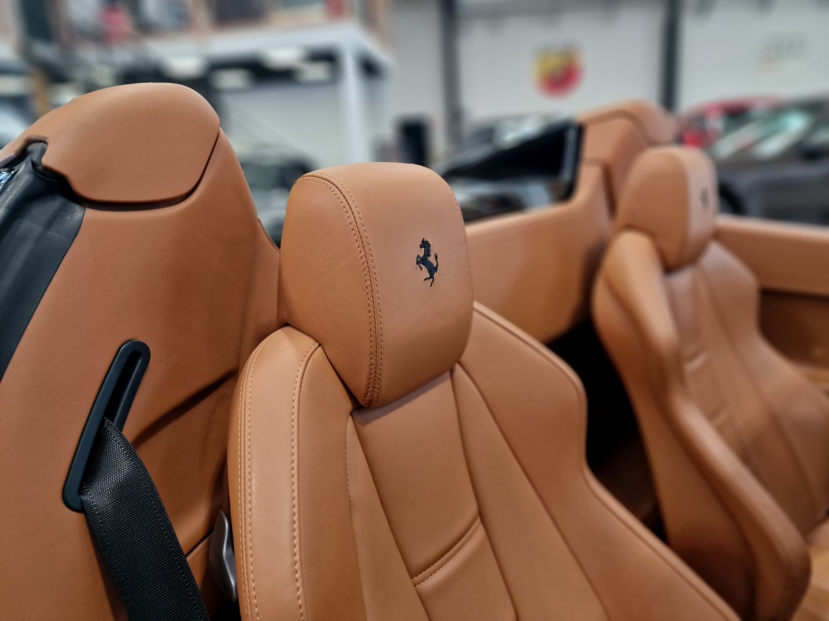 Ferrari 458 Spider V8 4.5 570 Française