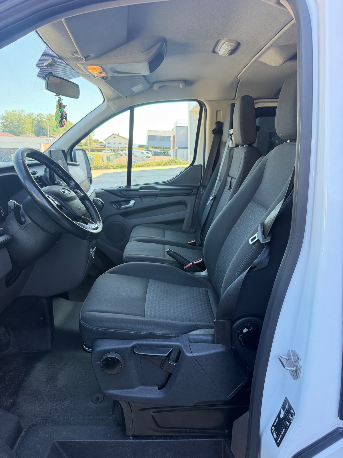 Ford TRANSIT CUSTOM 2.0 ECOBLUE 130 CH - 9 PLACES - ATTELAGE