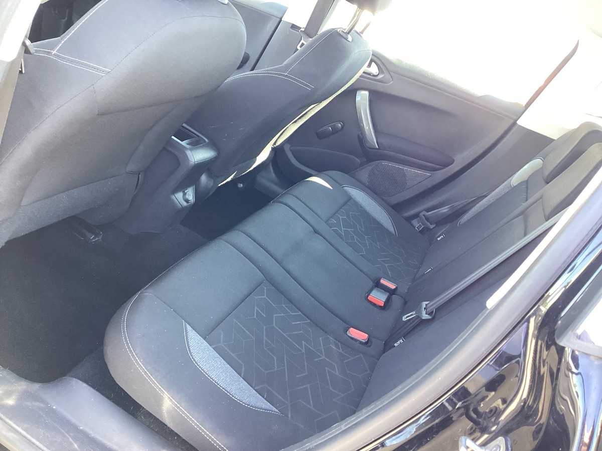 Peugeot 2008 Blue HDi 100 CV Active