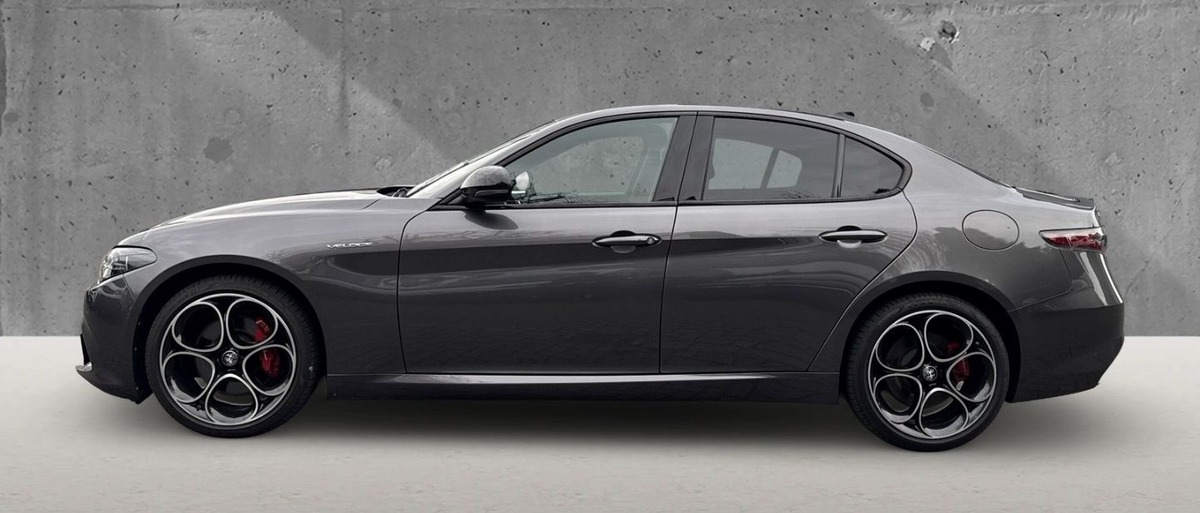 Alfa Romeo Giulia 2.2 Diesel 210ch Veloce Q4 AT8 Toit ouvrant Harman-Kardon