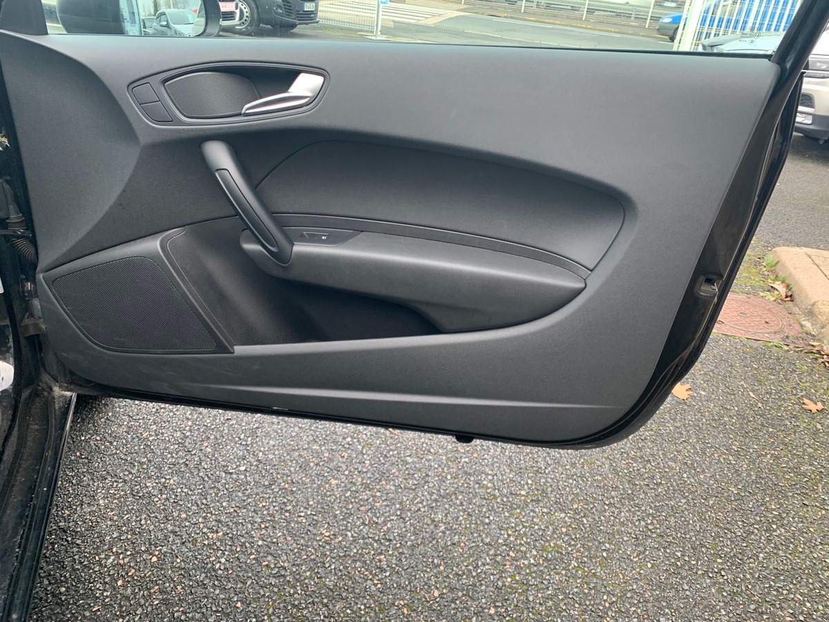 Audi A1 105 ch | Attraction | Climatisation | Radio cd | Jantes alu 16''| Volant cuir | Radar recul