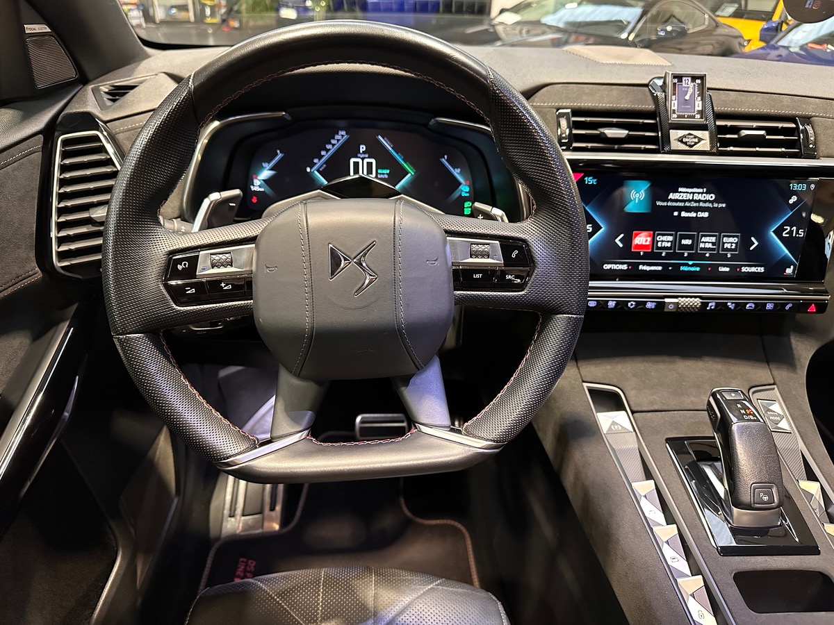 DS Ds7 Crossback 225 ch e-Tense Performance Line Plus / ATTELAGE / HI-FI FOCAL / TOIT PANO /CARPLAY
