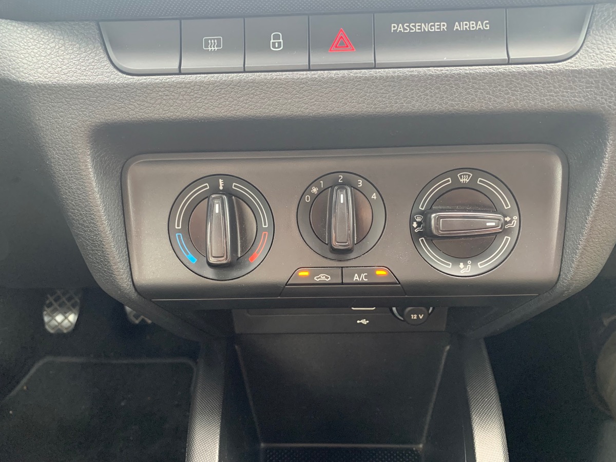 Skoda Fabia 60 ch | Business | GPS | Bluetooth | Radars de stationnement | Régulateur de vitesse