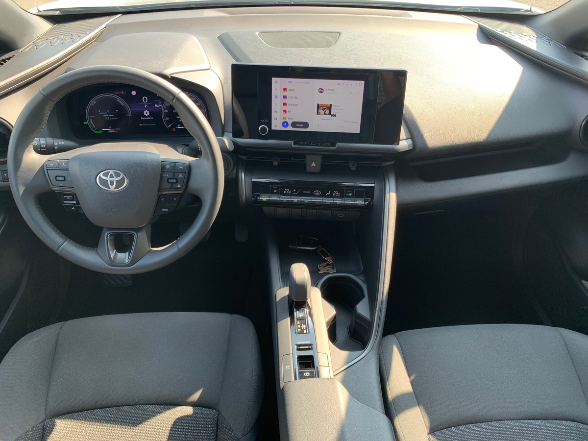 Toyota TOYOTA C HR 140 ch | Apple car Play Android Auto | Caméra de recul | Régulateur de vitesse