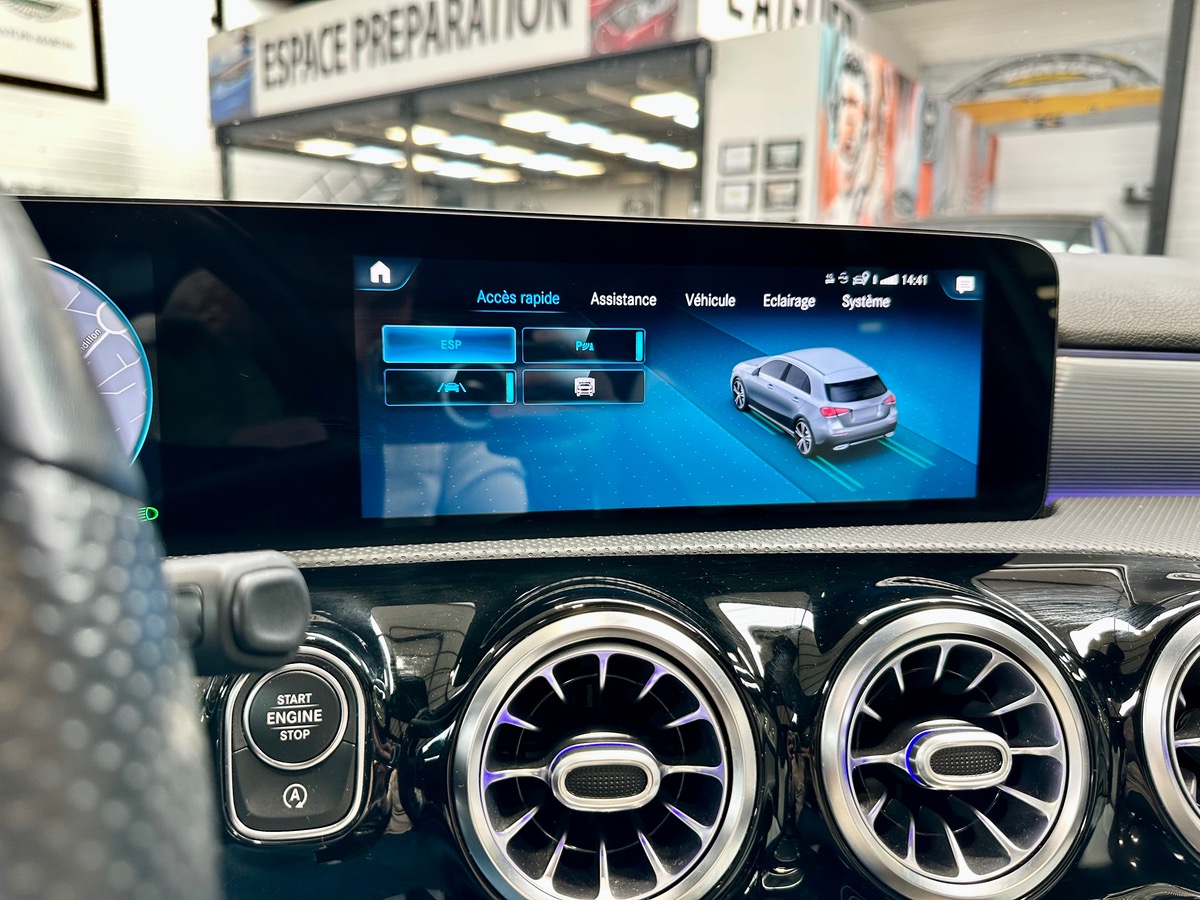 Mercedes-Benz Classe A IV 200 AMG Line 163 7G-DCT Options +++ j