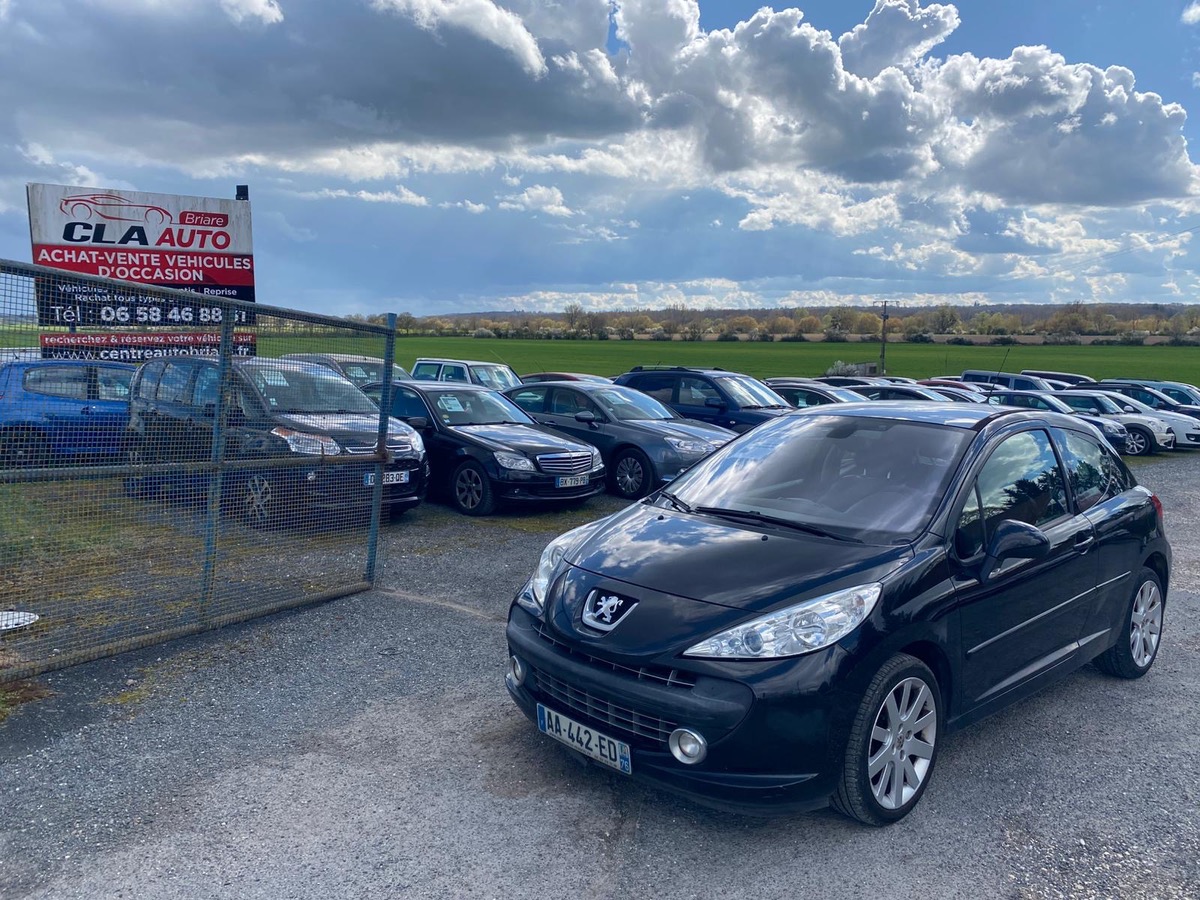 Peugeot 207 1.6 hdi 110cv feline 1ere main faible kilomètre 