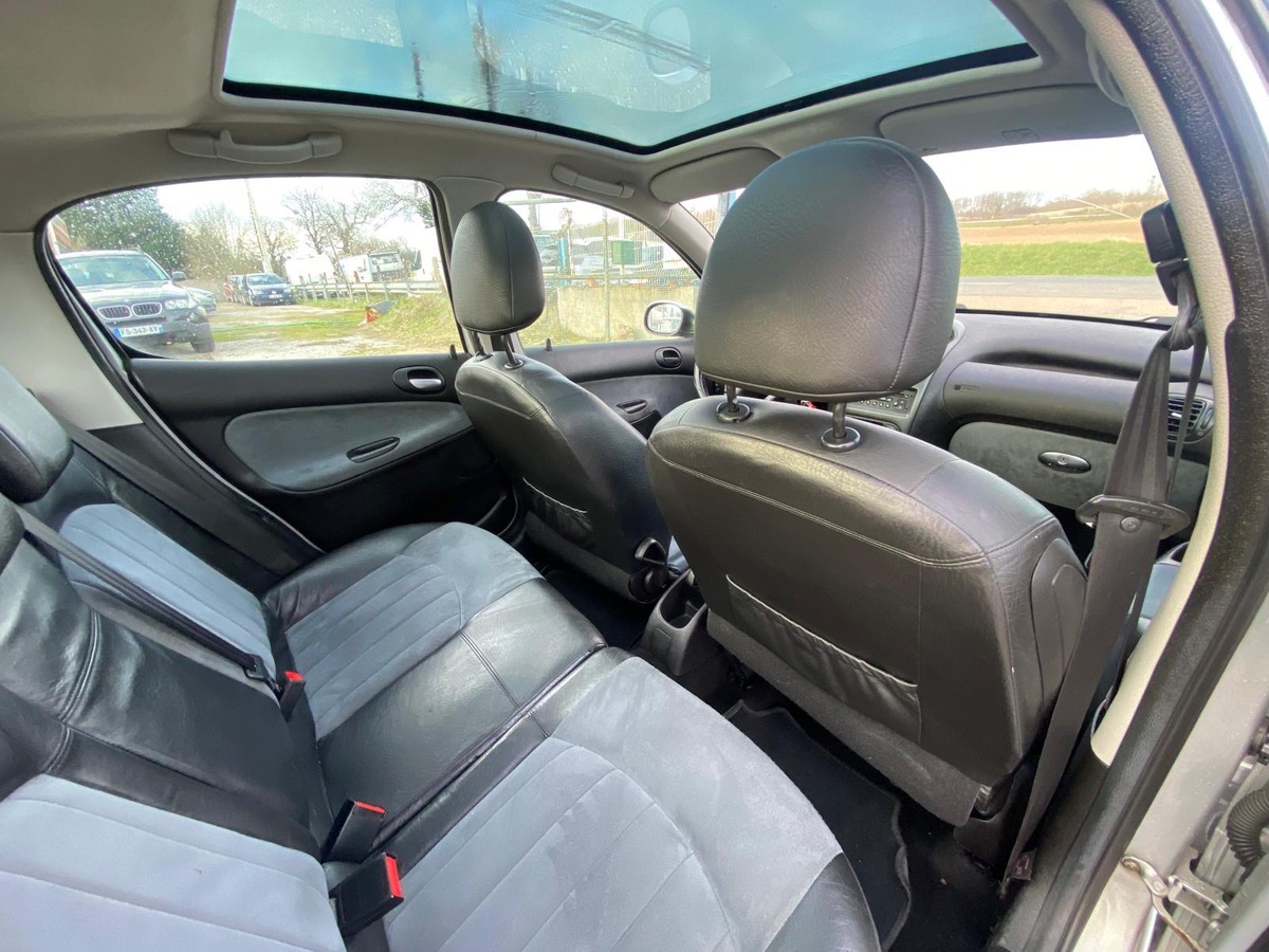 Peugeot 206 1.6i 110cv boite auto 3990eu