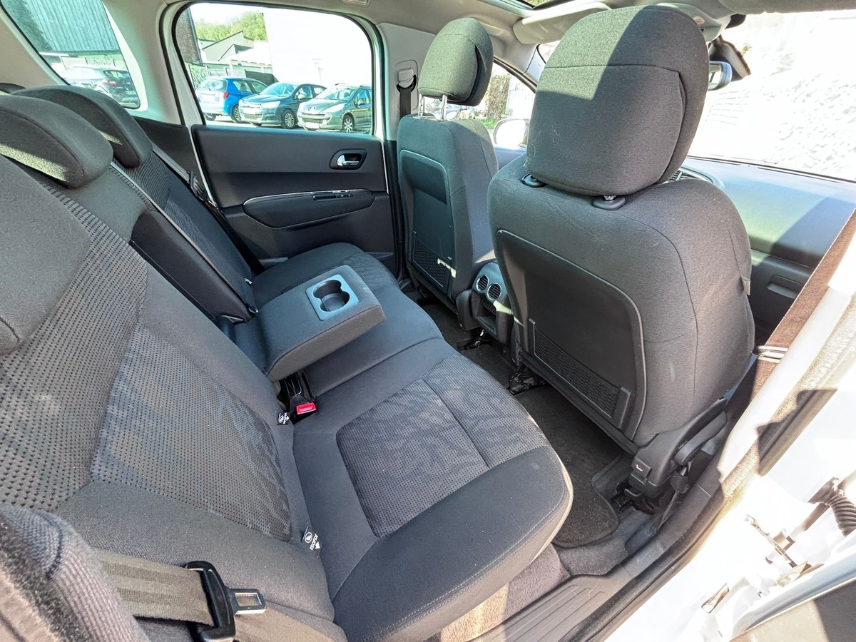 Peugeot 3008 1.6 HDi 110CH Style - Attelage - Révisé - Garantie