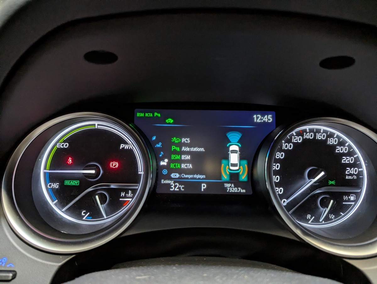 Toyota Camry 2.5 218h Design