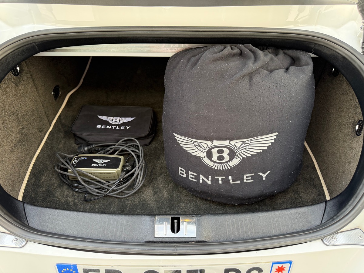 Bentley Continental GT 4.0 V8 S 528 CH / CARNET / 48101 KMS